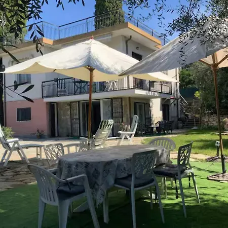 Appartamento Casa Lilly - Giardino E Parcheggio A Due Passi Dal Mare