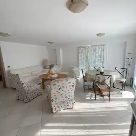 Casa Lilly - Giardino E Parcheggio A Due Passi Dal Mare Apartment